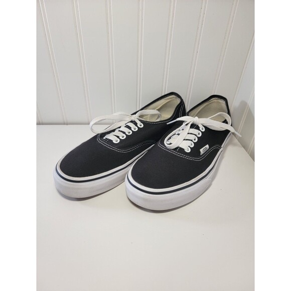 Athletic_Shoes